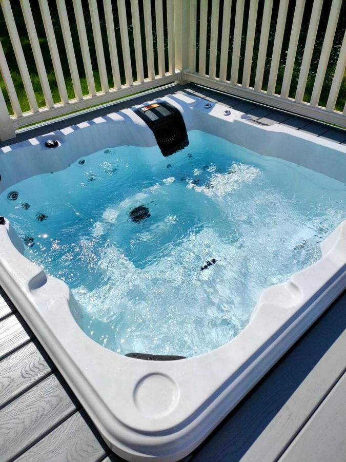 Barakah Lodge With Hot Tub يورك المظهر الخارجي الصورة