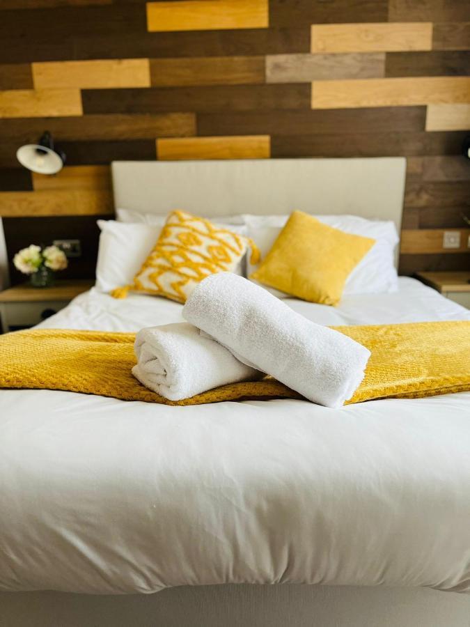 Barakah Lodge With Hot Tub يورك المظهر الخارجي الصورة